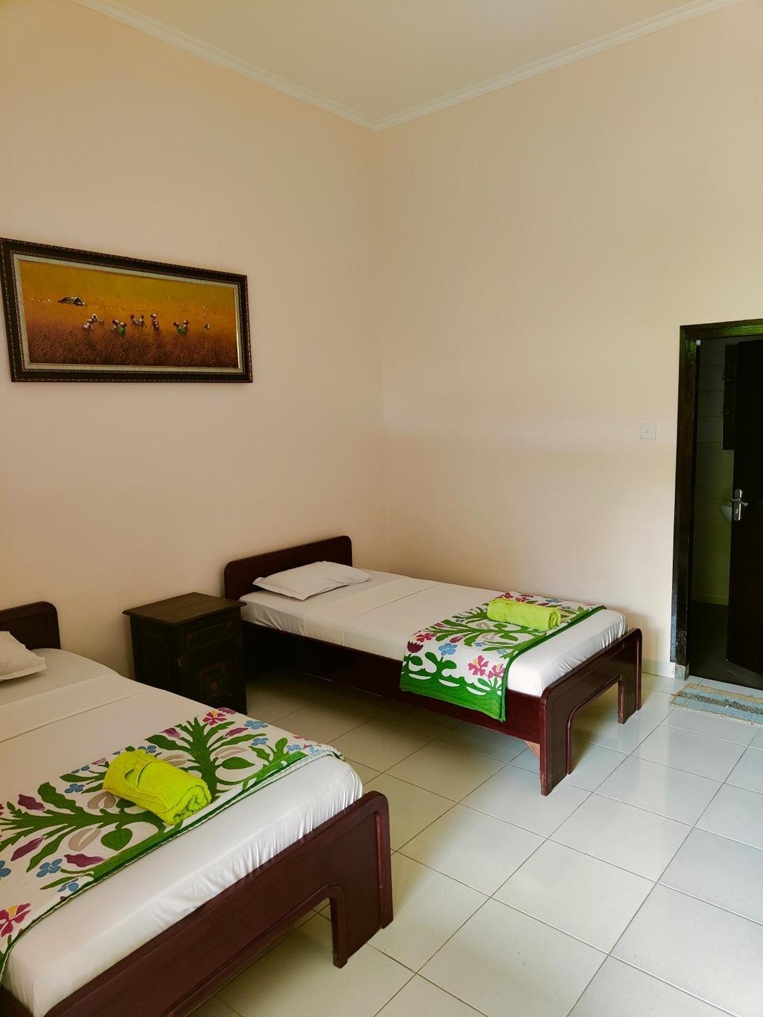 Berlian Inn Kuta Beach Exterior foto