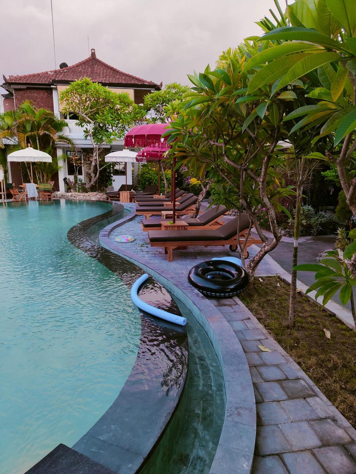 Berlian Inn Kuta Beach Exterior foto