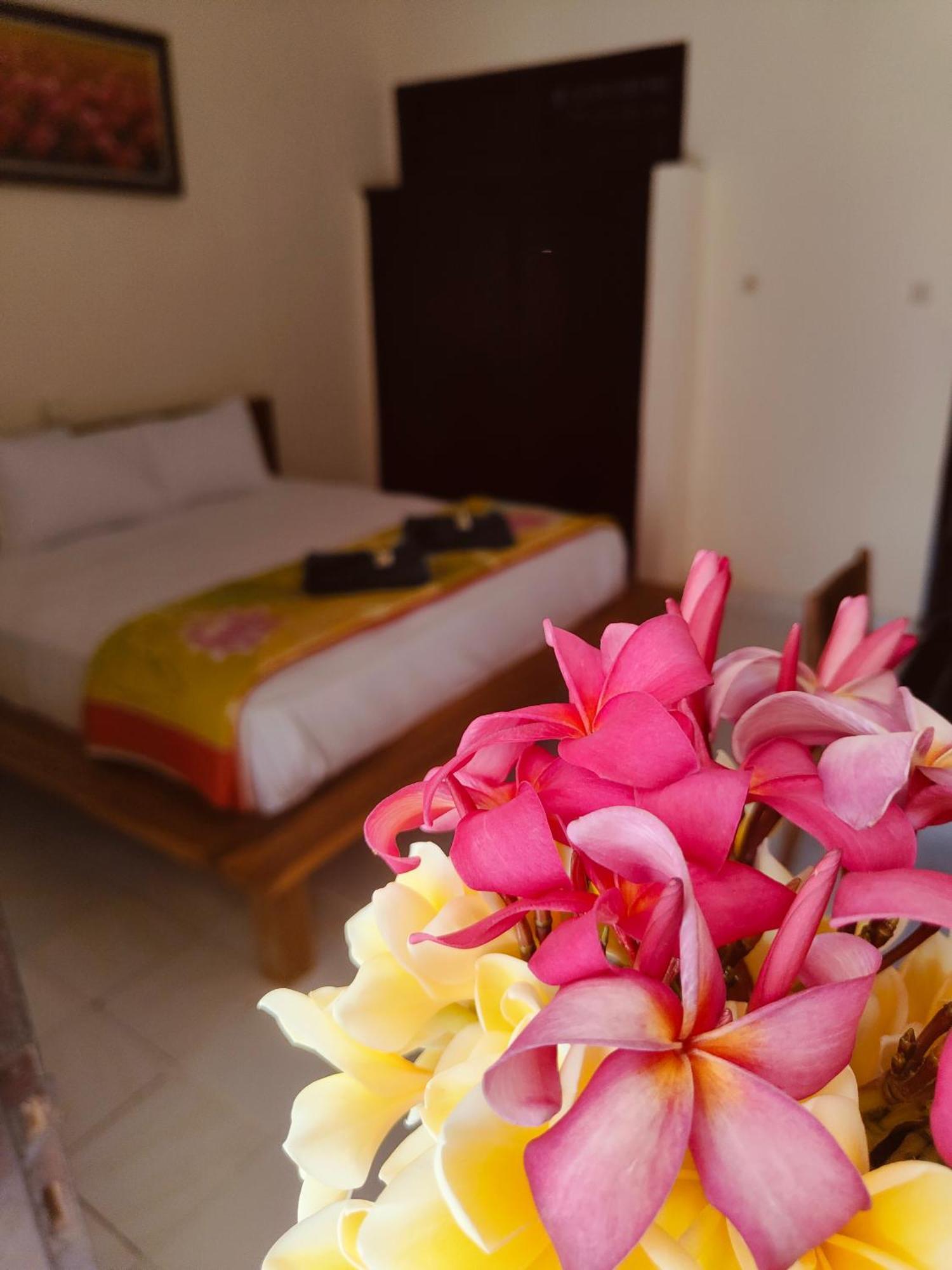 Berlian Inn Kuta Beach Exterior foto