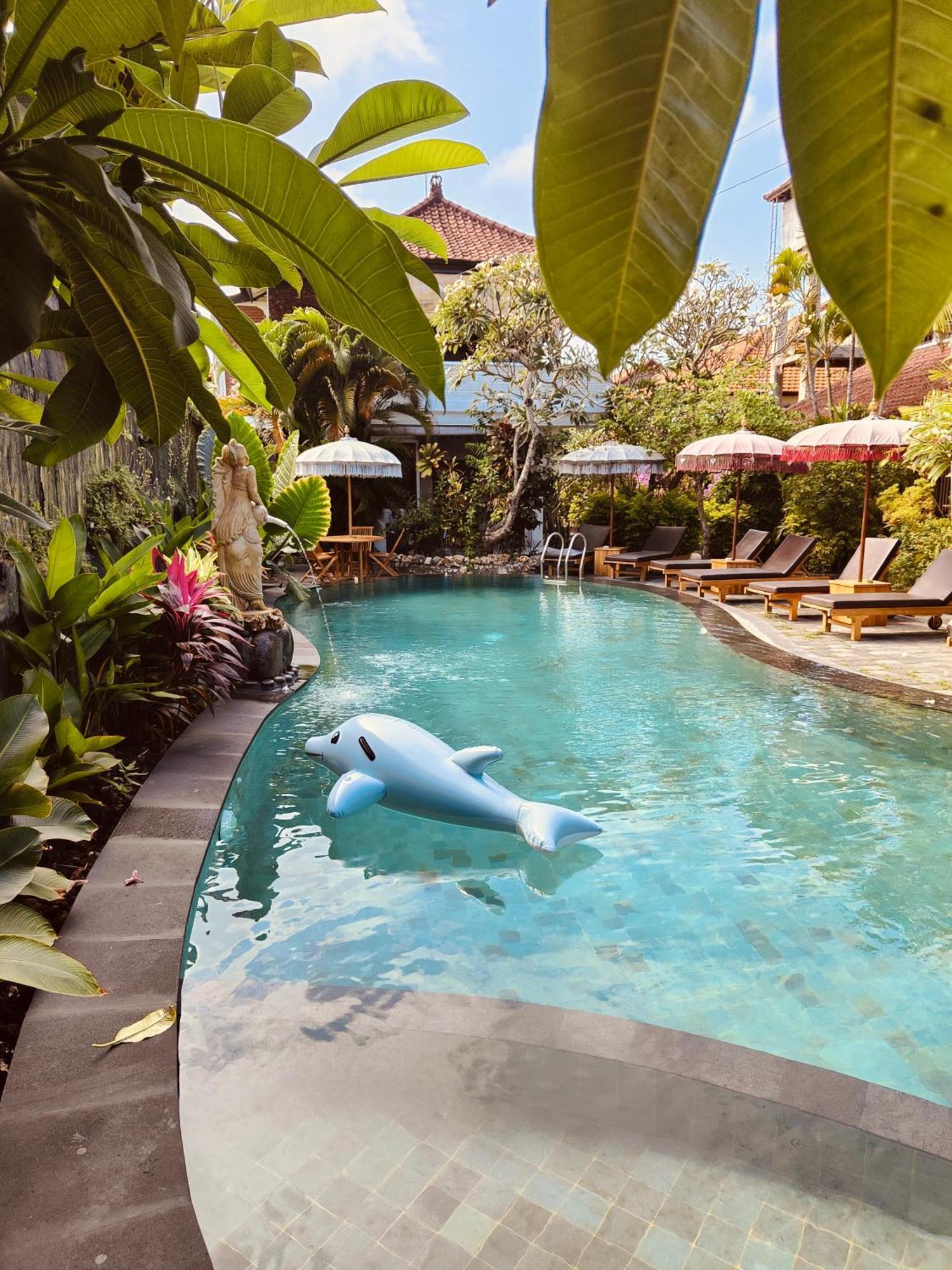 Berlian Inn Kuta Beach Exterior foto